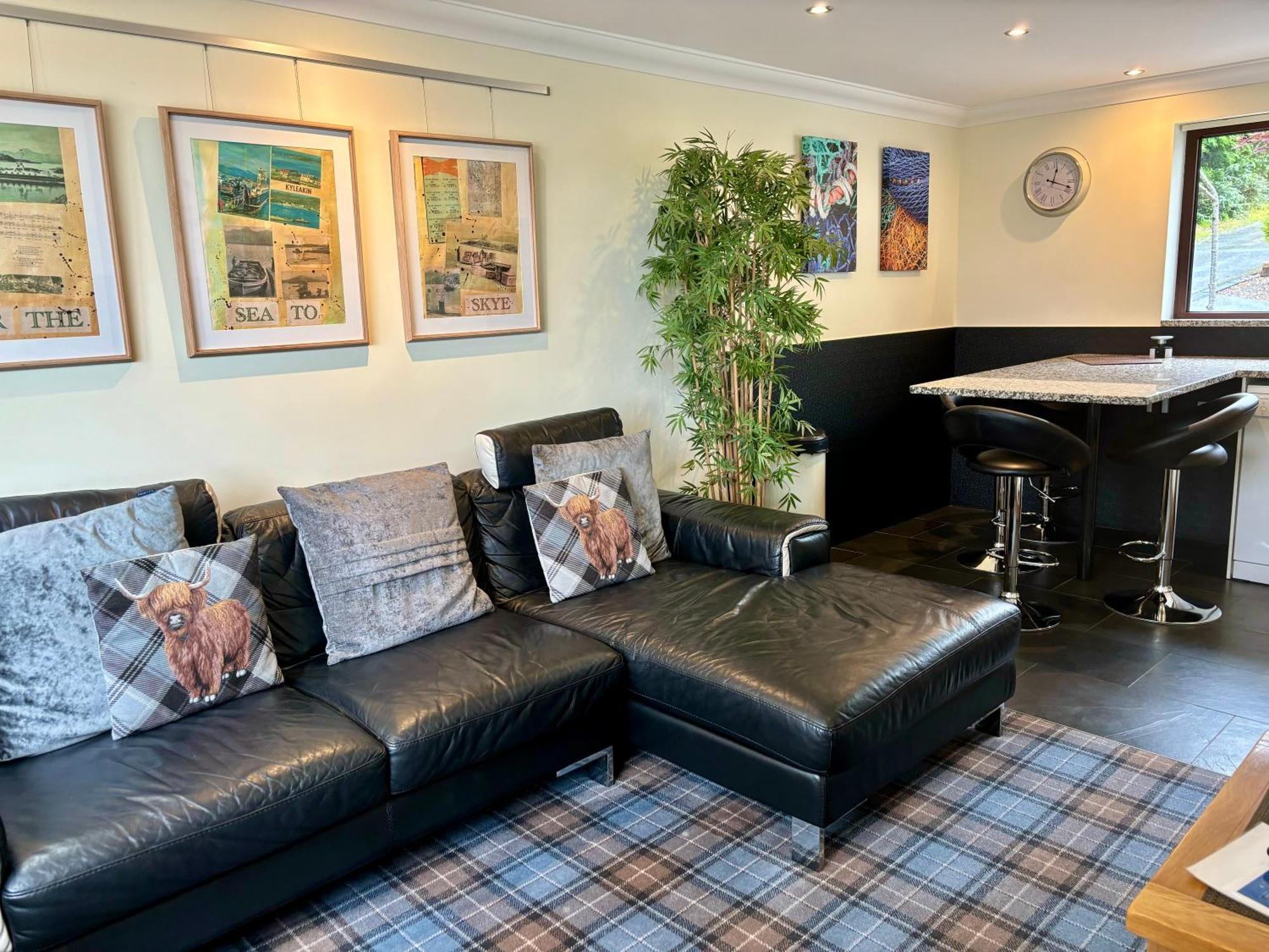 Misty Isle Apartments Ltd - Maol View Kyleakin Buitenkant foto